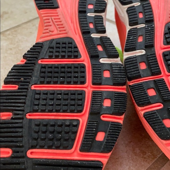 EUC Nike running shoes - Picture 5 of 7